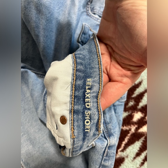 American Eagle High Rise Relaxed Short - Picture 3 of 4